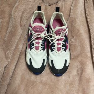 Nike 270 React Womens size 9.